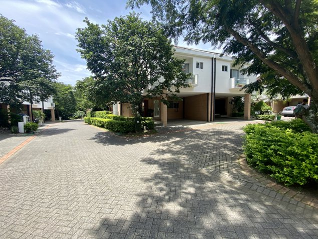 Venta: Casa en Condominio Casa del Sol, Santa Ana (MJ) en Santa Ana, San José — $315,000 - Foto 2 de 16