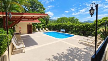 2 Habitaciones Chalet con Vistas al Valle y Piscina Compartida,… en Jacó, Garabito, Puntarenas — $215,000 - Foto 5 de 48