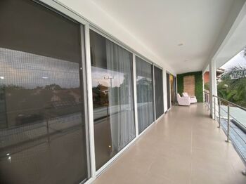 Venta de Lujosa Casa en Belén, Heredia / Mls. 25-888 OFC JB en La Asunción, Belén, Heredia — $550,000 - Foto 5 de 20