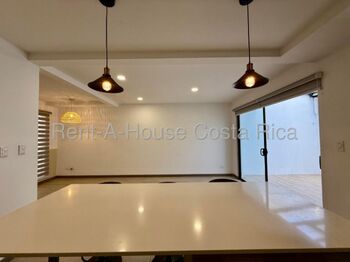 Se alquila espaciosa casa en San Antonio Escazú 26-1474 en San Antonio, Escazú, San José — $1,700 - Foto 5 de 22