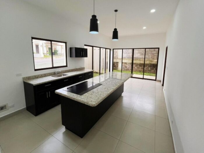 Venta de Casa en San Isidro, Alajuela. RAH 26-5 in San Isidro, Alajuela — $190,000