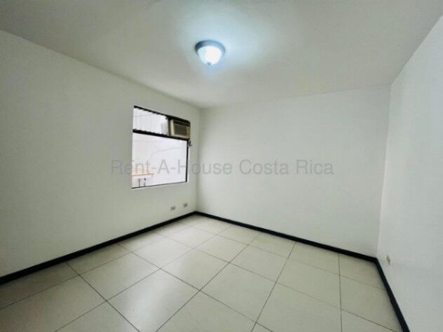 Venta de Apartamento en San Fco de Dos Ríos, San José. RAH 26-2104 en San Francisco de Dos Ríos, San José — $107,500