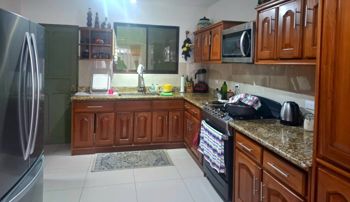 Venta de dos casas en amplio terreno en Escazú in San Rafael, Escazú, San José — $700,000 - Photo 3 of 18