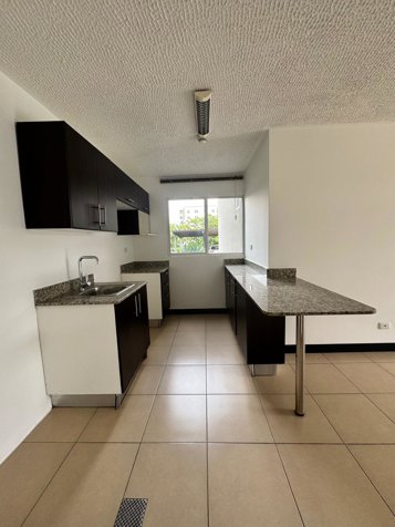 Se vende cómodo apartamento de 95m2 en Alajuela, Concasa in Alajuela — $114,000 - Photo 2 of 10