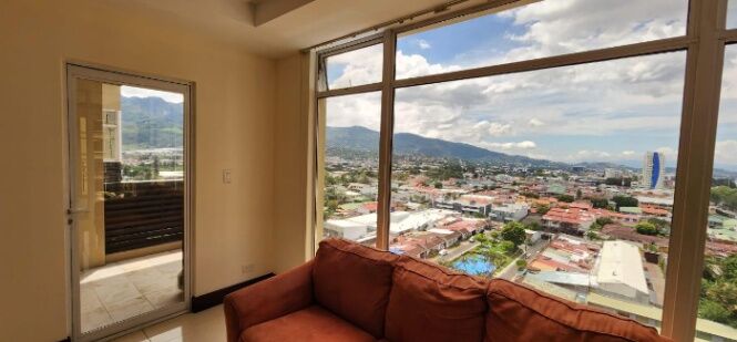 Se vende APARTAMENTO amueblado Sabana Sur San José en Mata Redonda, San José — $186,000 - Foto 3 de 11
