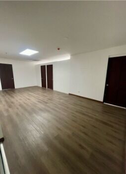ALQUILER DE OFICINAS, CURRIDABAT, PINARES, OFICENTRO MOMENTUM en Curridabat, San José — $1,883
