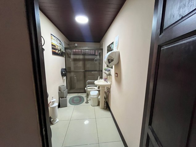 ¡VENTA DE CONJUNTO DE OFICINAS EN EL  CORAZÓN DE SAN JOAQUÍN - FLORES DE HEREDIA! en San Joaquín, Flores, Heredia — ₡ 190 000 000