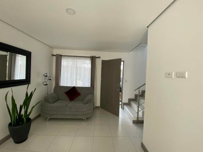 Venta de Casa Amoblada en Montes de Oca, San José. RAH 26-1005 in San Rafael, Montes De Oca, San José — $168,000