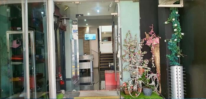 VENTA DE EDIFICIO CON 10 LOCALES Y 1 APARTAMENTO, HEREDIA CENTRO en Heredia — $1,350,000