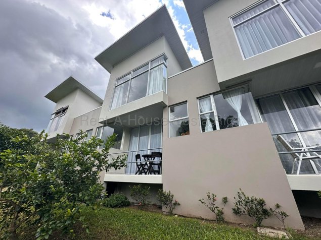 Alquiler de loft amoblado en Rodeo de Mora Colon en Colón, Mora, San José — $750 - Foto 2 de 11