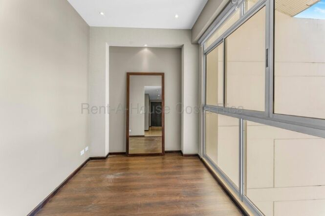 Alquiler de Penthouse en Escazú. RAH 26-2001 PRECIO REBAJADO en Escazú, San José — $3,100