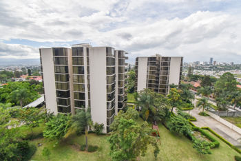 Apartamento en Venta en Bello Horizonte de Escazú in San Rafael, Escazú, San José — $385,000 - Photo 4 of 40