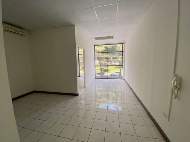 OFFICE FOR RENT IN ROHRMOSER in Pavas, San José — $578 - Photo 3 of 4