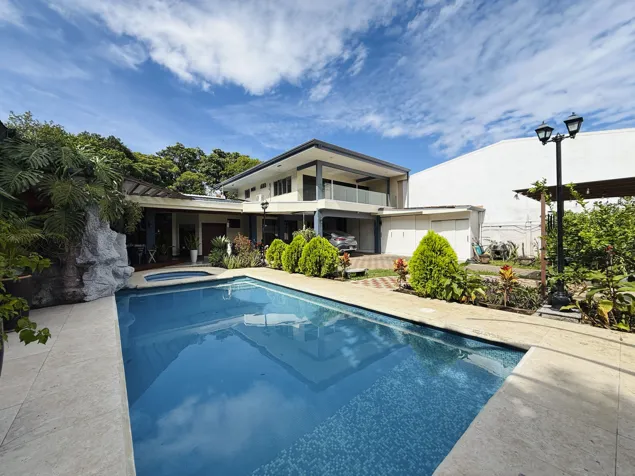 For Sale: Beautiful House and Offices in Ciudad Colón in Colón, Mora, San José — $945,000