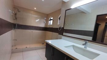 Venta de Casa en Pozos de Santa Ana. RAH 26-601 en Pozos, Santa Ana, San José — $349,000 - Foto 4 de 18