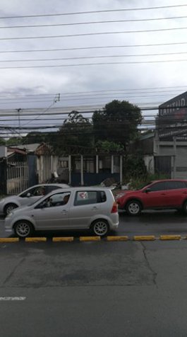 VENTA DE LOTE CON CONSTRUCCION PARA DEMOLER, SAN JOSE, LA URUCA en Uruca, San José — ₡ 192 995 386