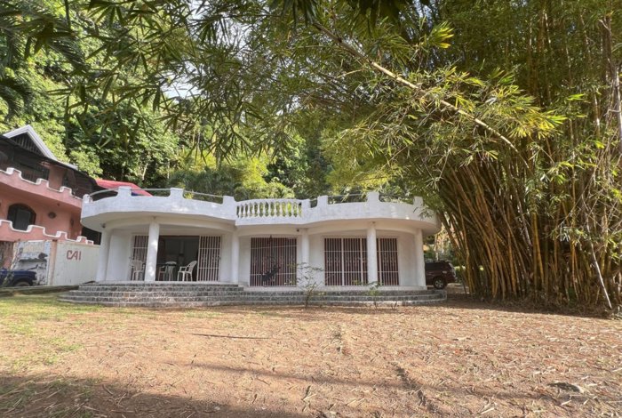 Casa Blanca – Coastal Living – Commercial Opportunity! in Jacó, Garabito, Puntarenas — $230,000