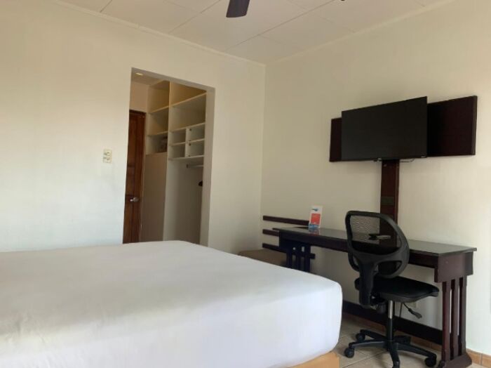 Encantador apartamento amoblado con todas las amenidades y servicios en La Sabana. in Mata Redonda, San José — $700