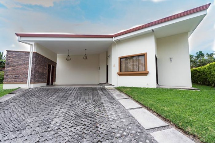 Venta de Casa en Piedades - COD SM1403 en Santa Ana, San José — $385,000