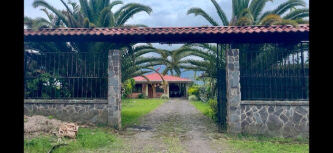 🏡 VENTA DE CASA – El Yas, Paraíso, Cartago en Santiago, Paraíso, Cartago — ₡ 75 000 000