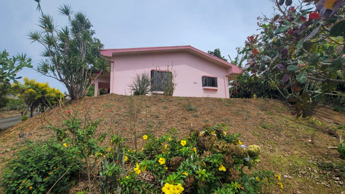 2Bedroom Home with Spacious Garden and Peaceful en Sarchí Norte, Sarchí, Alajuela — ₡ 70 000 000