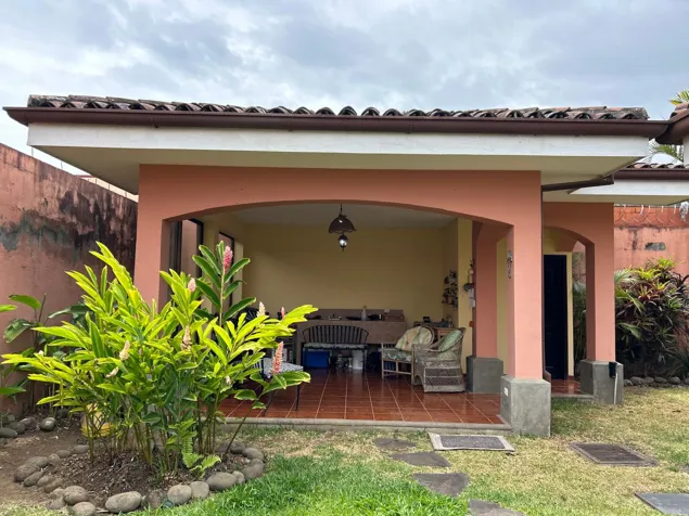 Venta de Casa en Residencial Quizarco en San Vicente, Santo Domingo, Heredia — $475,000 - Foto 2 de 15