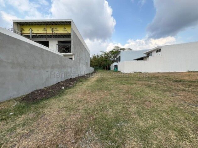 Se vende lote plano en Santa Ana Centro 26-1649 in Santa Ana, San José — $238,000