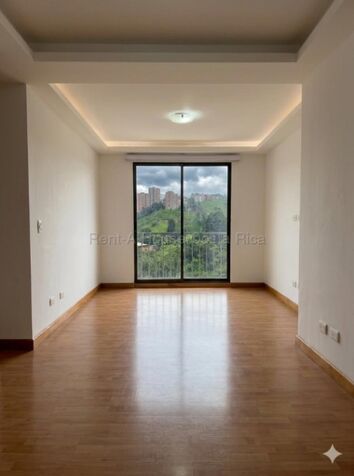 Se vende apartamento en Uruca San José 27-84 en Uruca, San José — $150,000