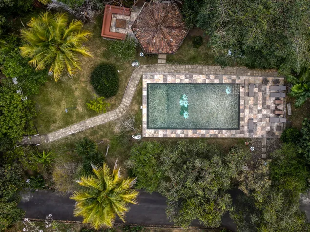 Se Vende Hacienda de Lujo Estilo Español en Rio Oro de Santa Ana en Santa Ana, San José — $1,650,000 - Foto 2 de 44