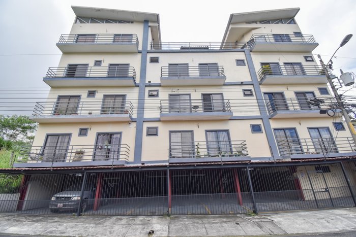 Apartamento de 2 Habitaciones en Rohrmoser en Pavas, San José — $150,000