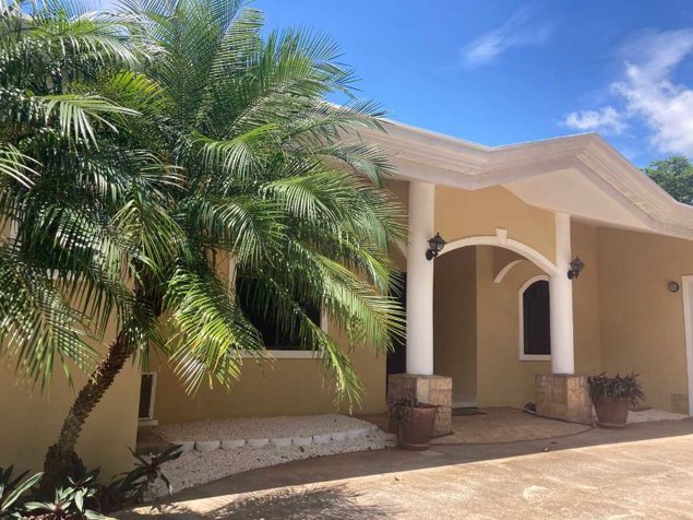 American-Style Luxury Retreat in the Central Pacific in Tárcoles, Garabito, Puntarenas — $625,000