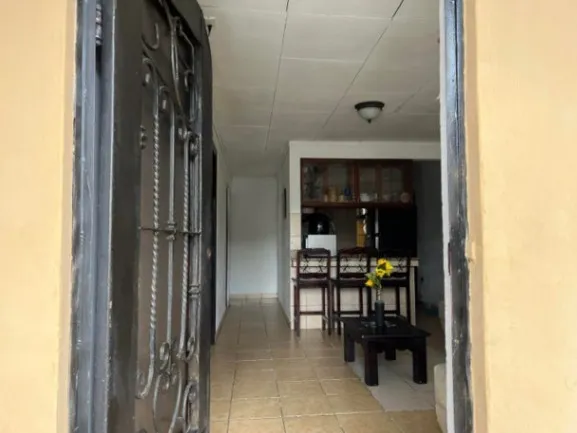 Venta de Linda Casa en Curridabat, San José / Mls. 26-695 OFC JB en Curridabat, San José — $130,000 - Foto 3 de 13