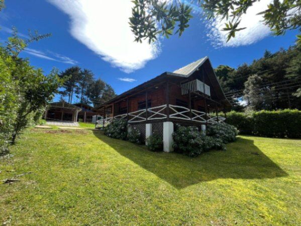 VENTA DE HERMOSA CABAÑA EN JARDÍN DE DOTA in Jardín, Dota, San José — ₡ 90 000 000