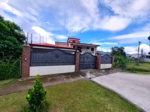 Se vende casa en San Miguel Santo Domingo 26-693 in San Miguel, Santo Domingo, Heredia — $485,000