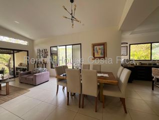 Venta de casa contemporánea con estudio musical en Santa Ana, Piedades #26-1487 GS in Piedades, Santa Ana, San José — $395,000 - Photo 4 of 11