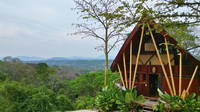 Paraíso en Playa Hermosa – Casa con Vista a la Montaña en Puntarenas — $595,000 - Foto 3 de 6