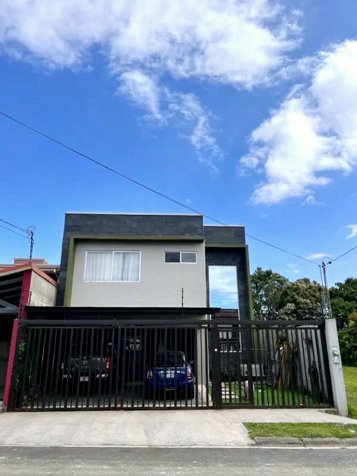 SE VENDE casa en residencial, Dulce Nombre, Tres Ríos, seguridad 24/7 in Tres Ríos, La Unión, Cartago — ₡ 145 000 000