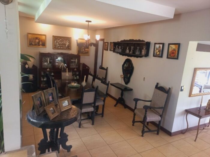 Venta de Casa + 2 APTOS en La Garita de Alajuela. en Garita, Alajuela — $1,300,000