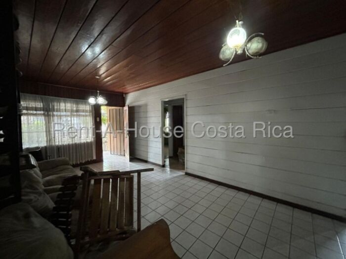 Casa en venta con uso mixto en Santa Ana y alta exposición comercial #26-1477 GS in Santa Ana, San José — $500,000