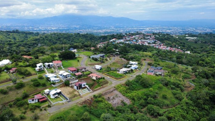 Terreno Esquinero en Venta en Condominio San Isidro de Alajuela in San Isidro, Alajuela — ₡ 95 000 000 - Photo 3 of 12