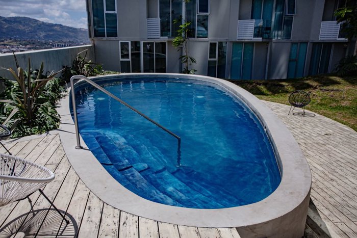 Venta de apartamento en Secrt Sabana 1habitacion con bodega in Mata Redonda, San José — $140,000 - Photo 2 of 16