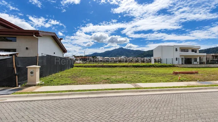 Lote en Venta en Condominio Avenida del Este, Curridabat | 256,64 m² con Amenidades en Curridabat, San José — $169,500 - Foto 2 de 16