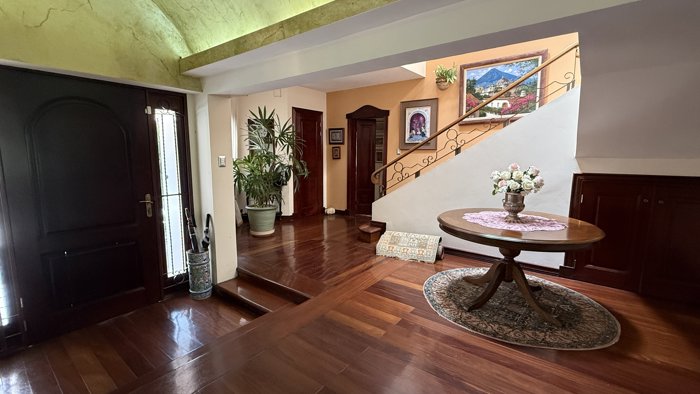 Venta Casa del Sol, Trejos Montealegre in San Rafael, Escazú, San José — $899,000 - Photo 3 of 29