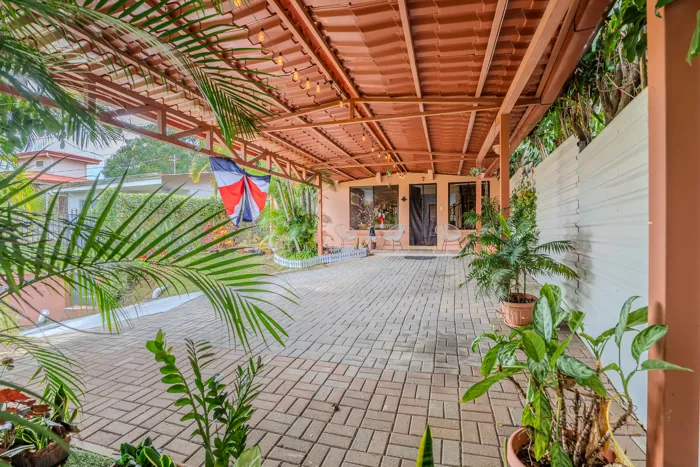 Two-Level Home for Sale in Grecia | Panoramic Views in Grecia, Alajuela — ₡ 102 350 000 - Photo 2 of 20