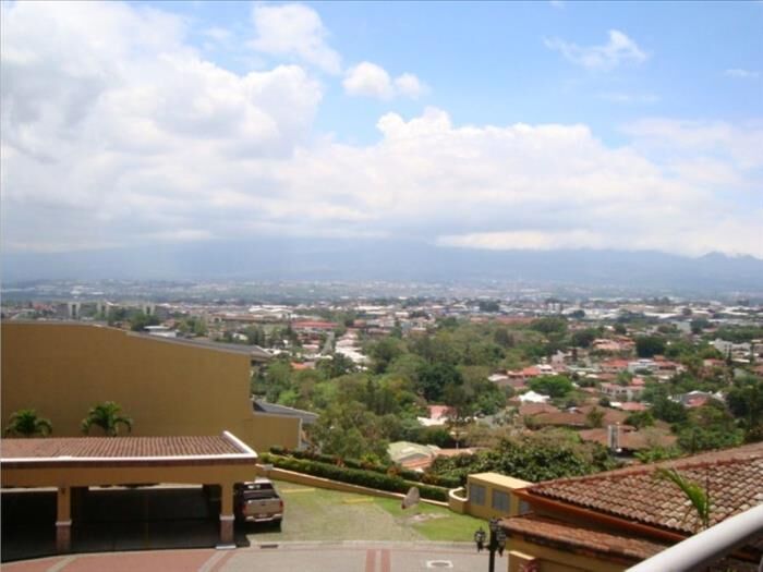 VENTA DE APARTAMENTO, SAN JOSE, ESCAZÚ, CONDOMINIO VALLE ARRIBA en Escazú, San José — $480,000