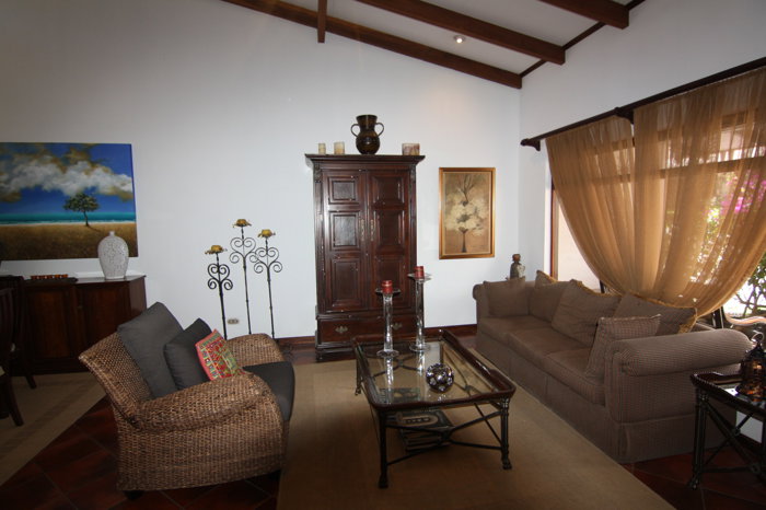 Casa en venta Condominio Santa Ana (FE) in Santa Ana, San José — $325,000 - Photo 2 of 20