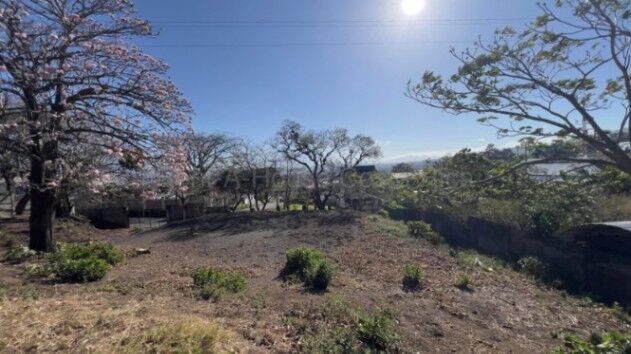 MLS-26-157 KQ VENTA LOTE SAN RAFAEL ESCAZU CONTACTENOS AL # 88987222 en San Rafael, Escazú, San José — $225,000