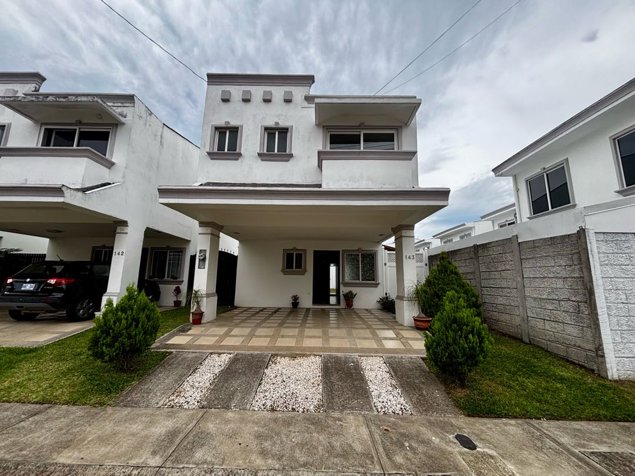 Casa en Alquiler | Natura Viva, La Guácima | ₡550.000 in Guácima, Alajuela — ₡ 550 000