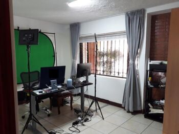 Una residencia espaciosa y luminosa para disfrutar en familia in San Vicente, Moravia, San José — $300,000 - Photo 5 of 35