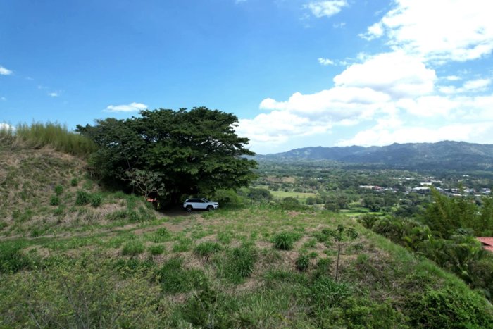 Lote en la cima de Roca Verde, la comunidad más exclusiva de Atenas. in Atenas, Alajuela — $495,000